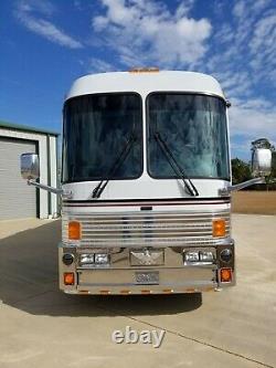 1997 35 Foot SIlver Eagle Bus Custom Coach